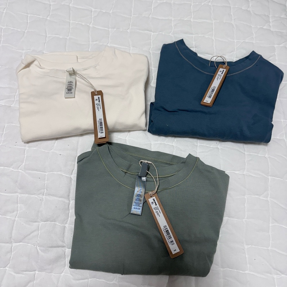 SKIMS Short Sleeve Tees - Cream, Blue, Green